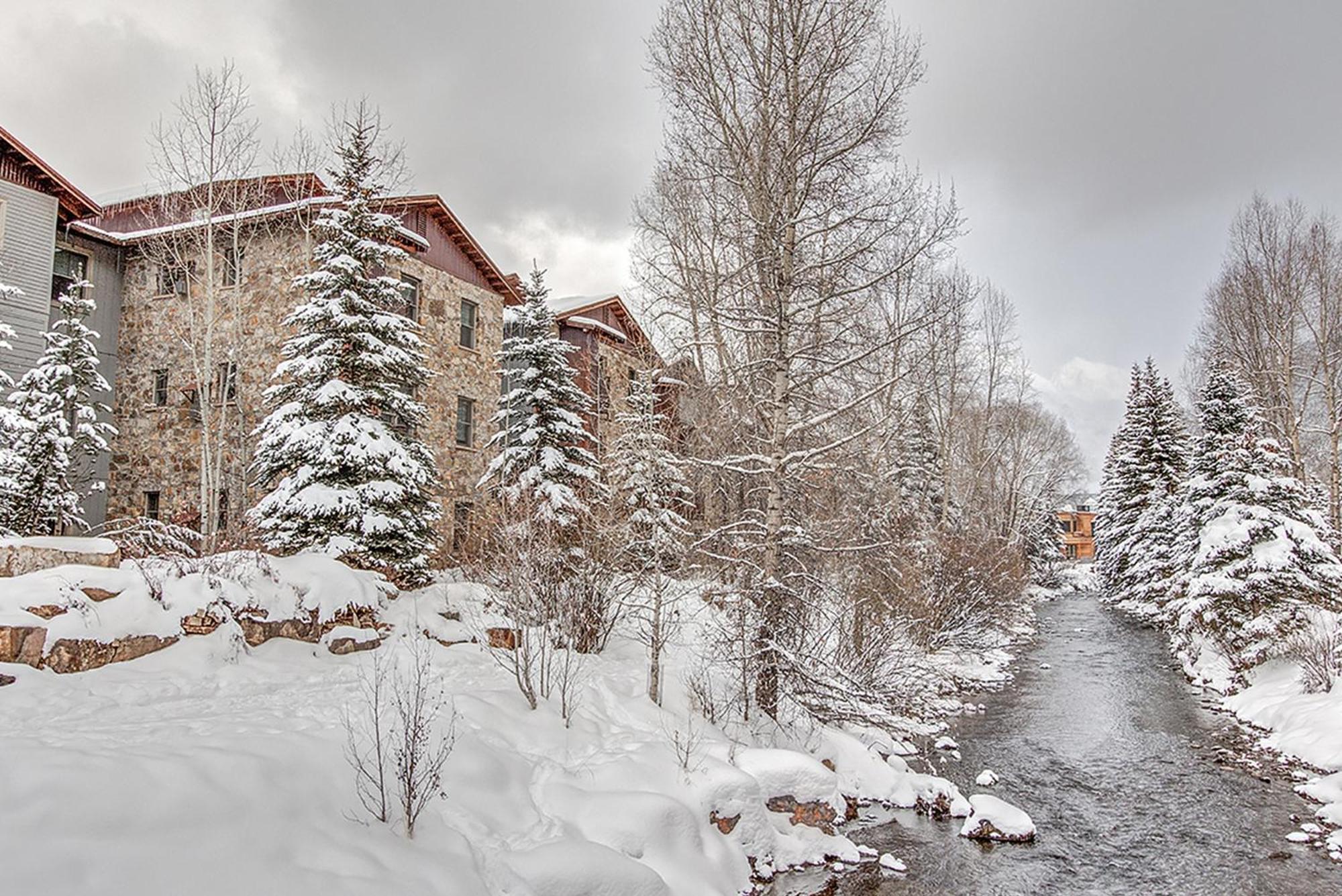 River Club 107 By Alpine *